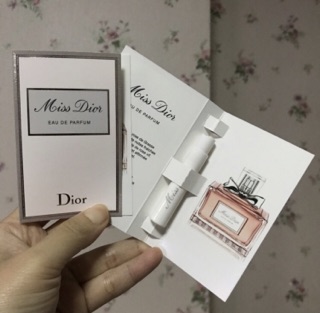 แท้ 💯%  น้ำหอมไวออล Dior 1ml ทดลองกลิ่นก่อนซื้อขวดใหญ่ค่ะ ของใหม่ แท้ พร้อมส่ง