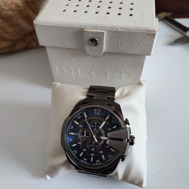 นาฬิกา  Diesel แท้ พร้อมกล่อง มือสอง สภาพสวย