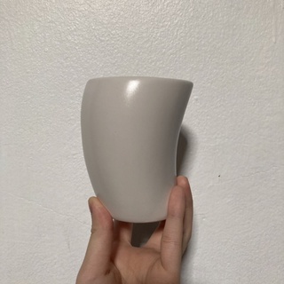 แก้วกาแฟเซรามิคไม่มีหู สีครีม ทรงเรือใบ