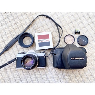 กล้องฟิล์ม olympus om1 พร้อมเลนส์ 50 f1.4 ครบชุด