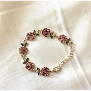 Rosevalen bracelet กำไลข้อมือดอกกุหลาบ