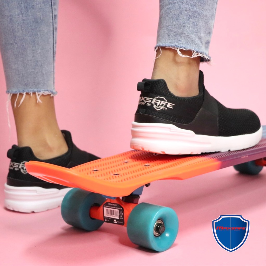 รองเท้าเซฟตี้ ชนิดสวม(Slip On)  สีดำ MAXSAFE รุ่น  SP15271