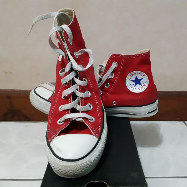 รองเท้า converse หุ้มข้อสีแดง มือสอง ไซส์ 38.5