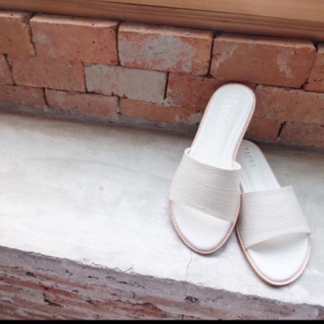 ✨Grace sandals by Tacha brand✨