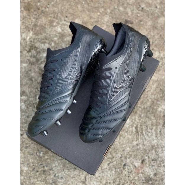 รองเท้าสตั๊ดดำเขียวเด่อหนังแท้รับประกันสินค้าตรงปกแท้100%ส่งด่วนๆถ้าอ่านแชทร้านค้า