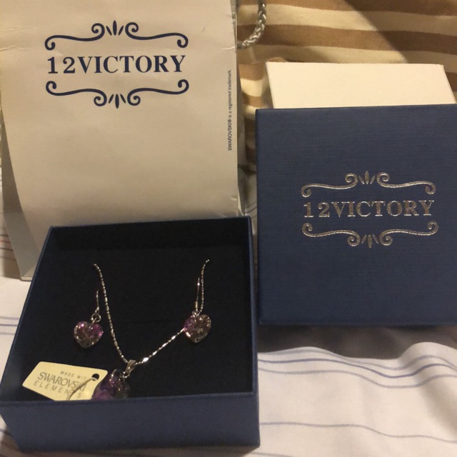จี้และต่างหู 12VICTORY