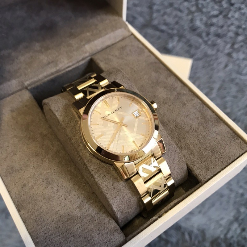 Used burberry watch hot sale