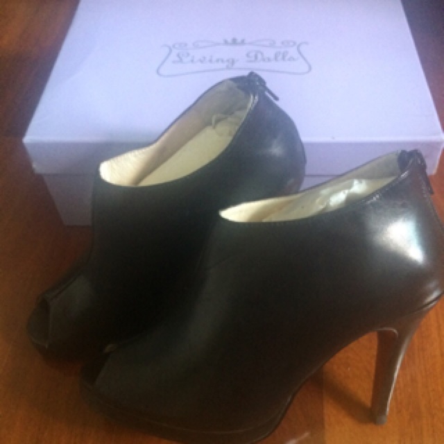 รองเท้าส้นสูง Living dolls