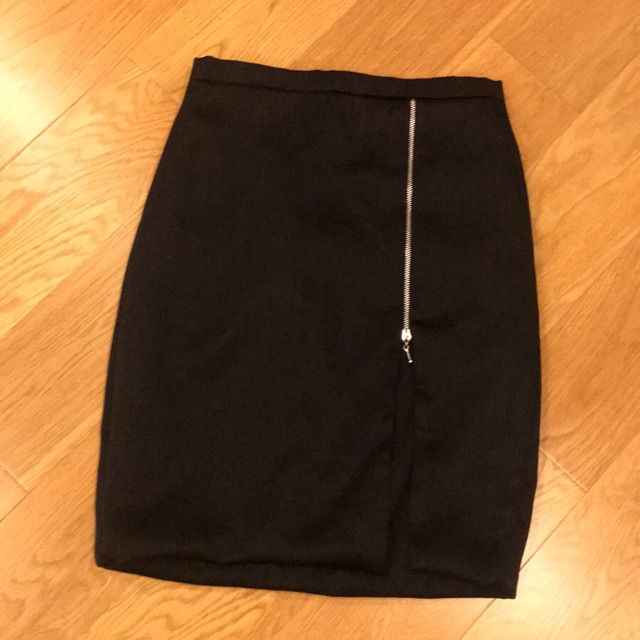 Punchita brand สีดำจ้า