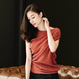 #มาเพิ่มละนะจ้าเริ่ดคะหมดไวมากรีบสั่งนะคะ📢  ใส่แบบไหล่ตก สวยมาก!!!  ✔️อัดพลีทเล็ก ผ้าดี เย็บสวย คัตติ้งดี