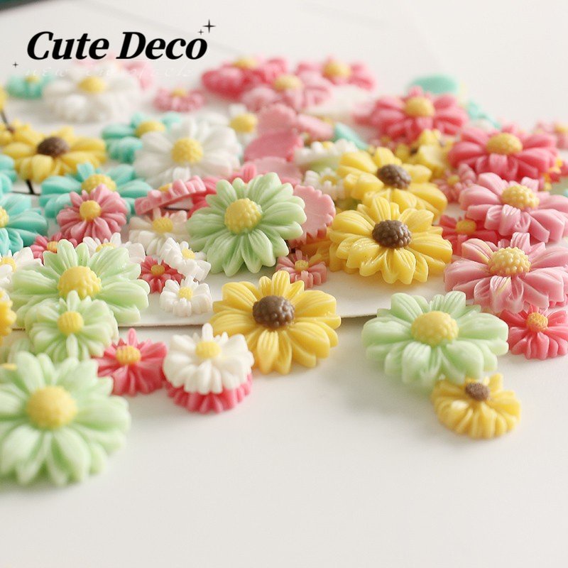 【 Cute Deco 】ดอกเดซี่น่ารัก (9 แบบ) สีขาว / ผงเกาหลี / ปุ่มเสน่ห์สีน้ําเงิน Crocs / Jibbitz น่ารัก Croc รองเท้า DIY / วัสดุเรซิน เสน่ห์ สําหรับ DIY