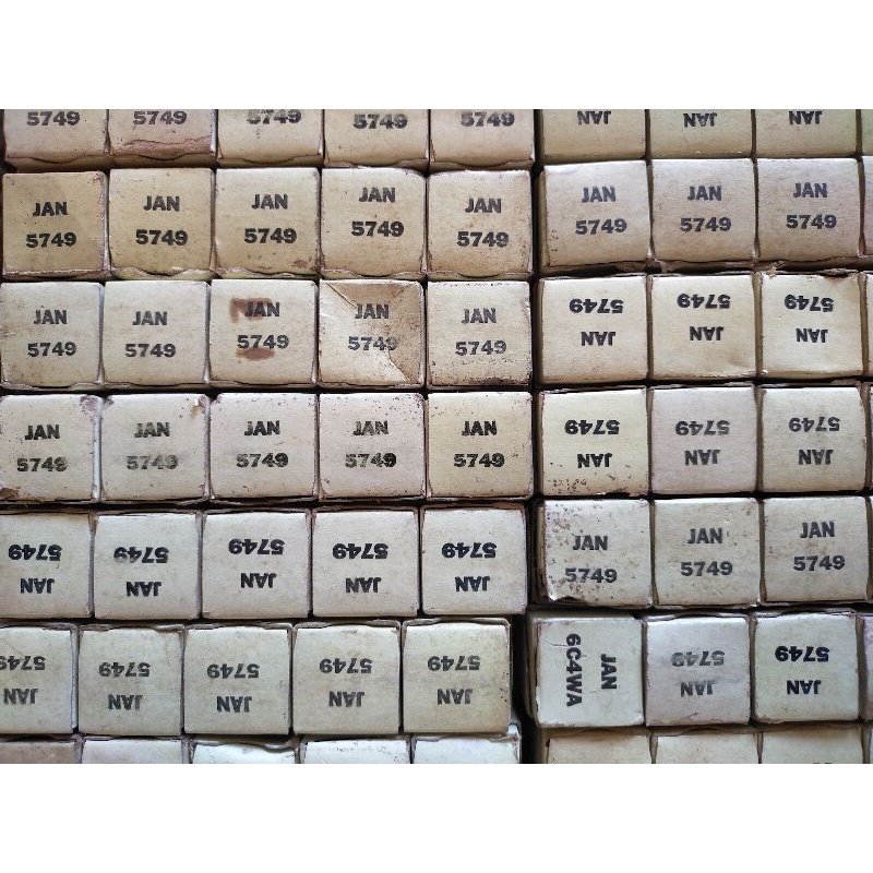 หลอดไฟ Ef93/ 5749/6ba6 กําลังอัพเกรดที่ยอดเยี่ยมสําหรับไฟเรือ 6k4