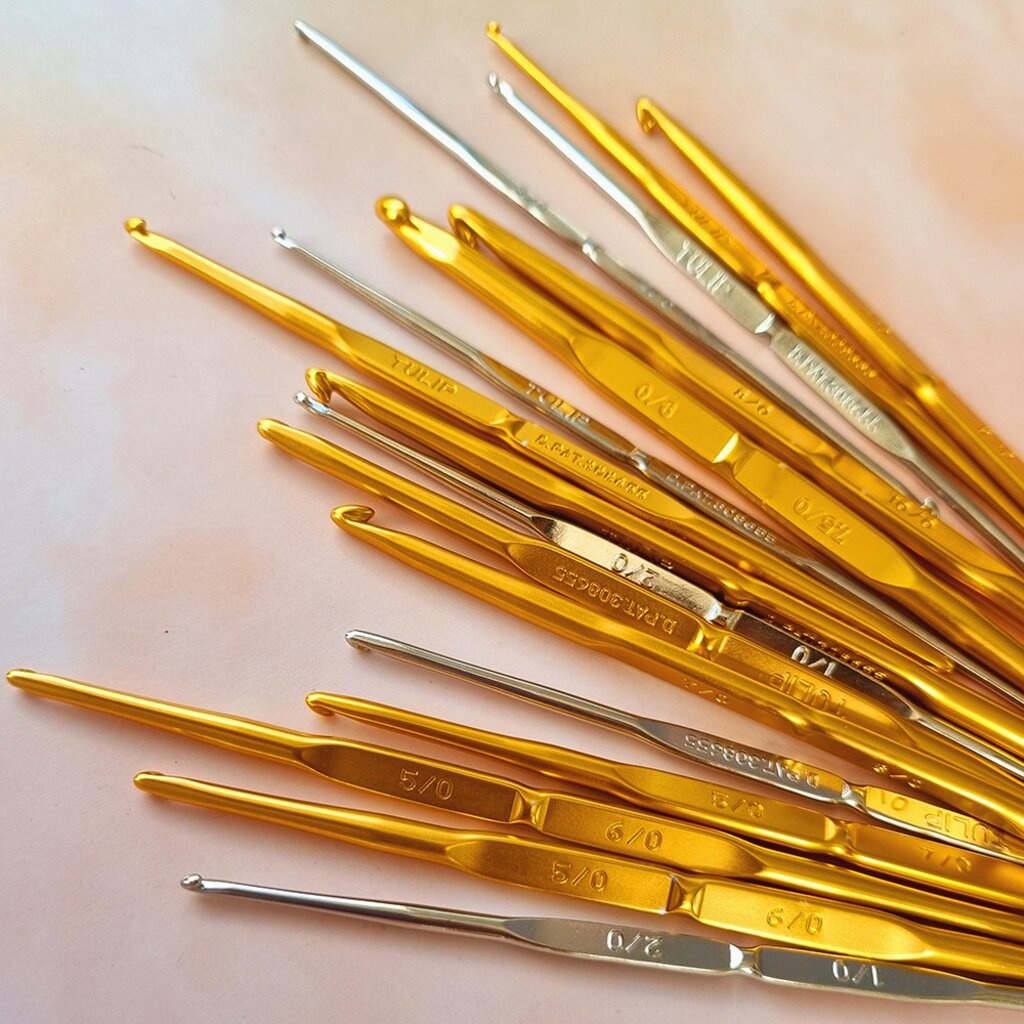 เข็มโครเชต์ TULIP Japan ของแท้ มีสองหัว (สองเบอร์) ในด้ามเดียว สีเงิน/สีทอง