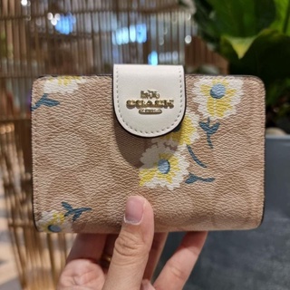 กระเป๋าสตางค์ Coach แท้💯 ใบสั้น สีขาว ลายดอก น่ารักมาก กระเป๋าเงิน ผู้หญิง ของขวัญ