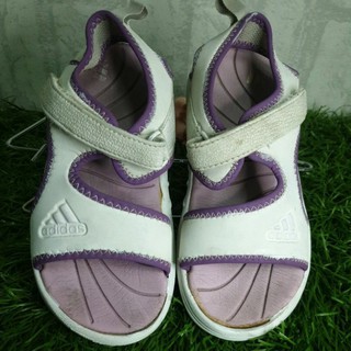 รองเท้าเด็กมือสอง adidas size 18 cm.