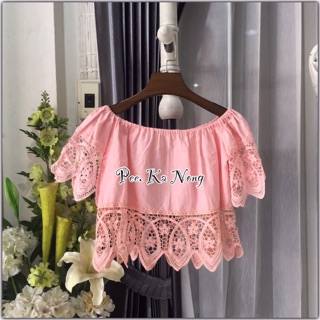 (แดง)พร้อมส่ง วันพุธคะ(แดง)  New✨✨✨เสื้อชายลูกไม้แขนลูกไม้ปาดไหล่สวยงามมากๆๆๆอาร่ายๆๆก็ร้อนรุ่นนี้มใ