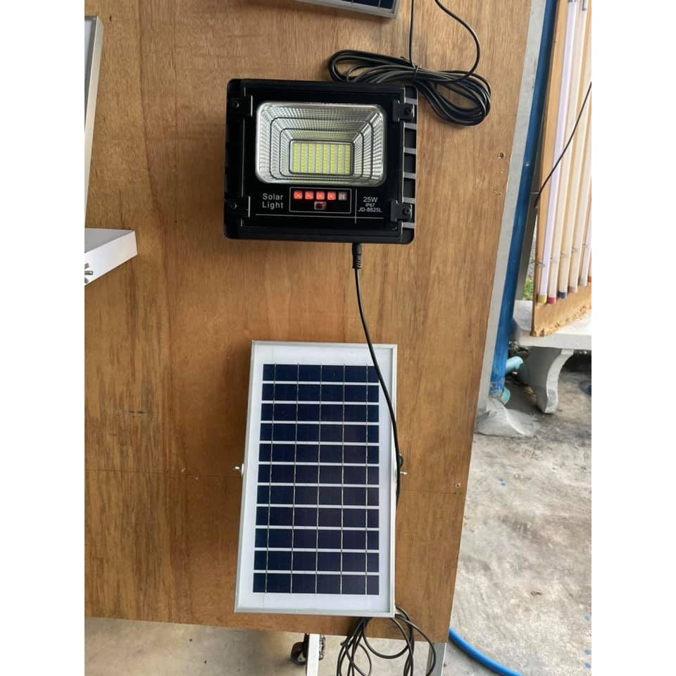สปอตไลท์โซล่าเซลล์ ไฟสีขาว 25W