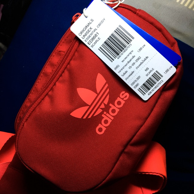 กระเป๋าคาดอก Adidas สีแดง ของแท้ !!!