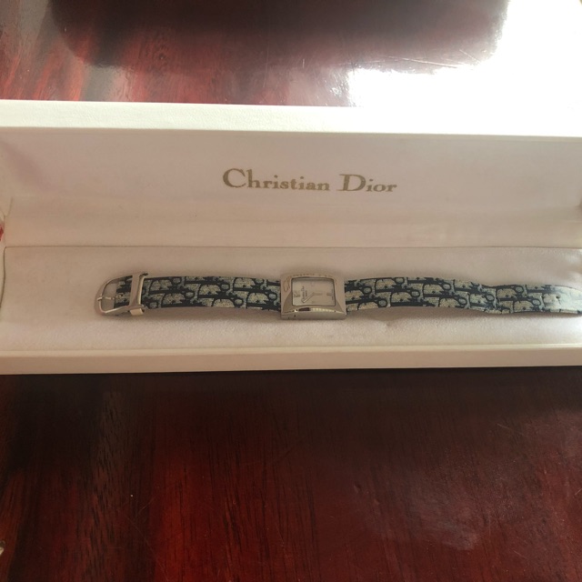 นาฬิกา Christian dior