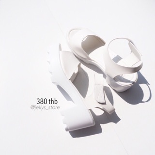 WHITE CHUNKY HEEL SANDAL