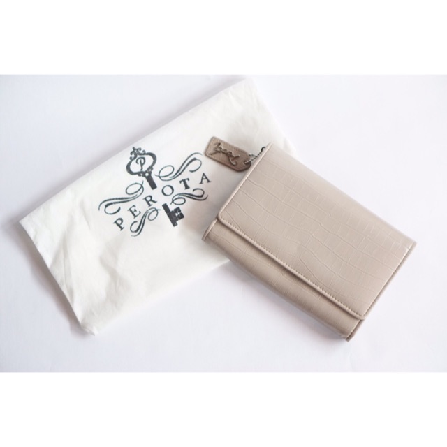 PEROTA Brand used woc Wallet On Chain