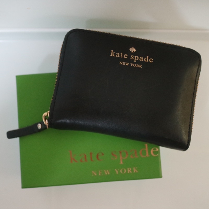 Kate spade spencer logo cardholder: กระเป๋าสตางค์ใบสั้นใส่บัตรและเหรียญ สีดำ