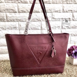 GUESS BALDWINPARK LARGE TOTE BAG  สีแดง ruby ไซต์ L