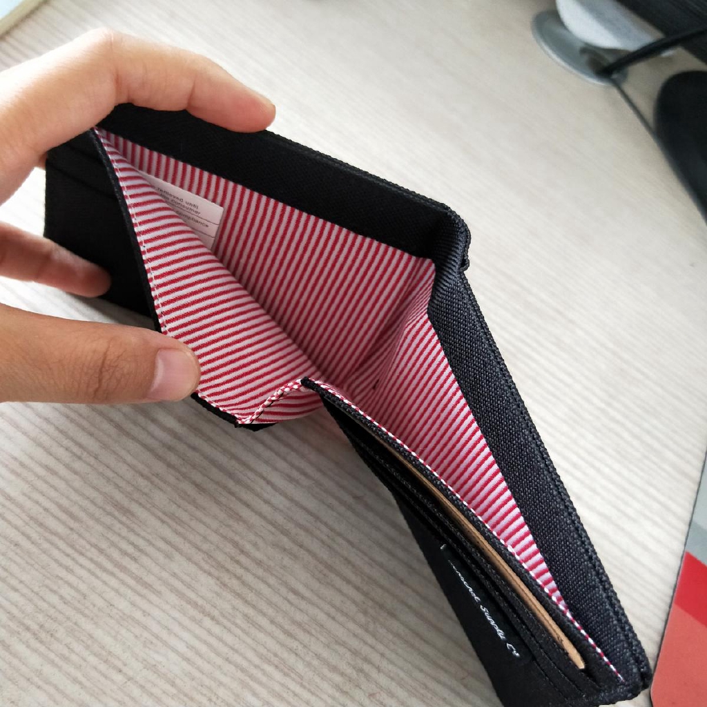 ของแท้ 100% จากตัวแทนจำหน่ายโดยตรง กระเป๋าสตางค์ Herschel Roy Wallet Classic Canvas
