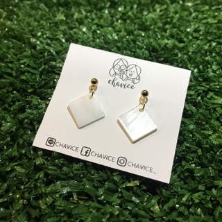 Pendant Earrings :: Pearl Square