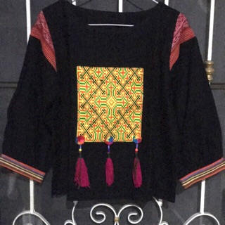 เสื้อผ้าพื้นเมืองชาวเขา