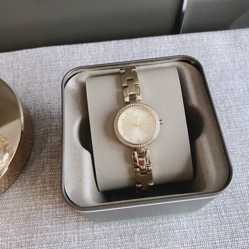 👑ผ่อน0%~แท้100%👑 นาฬิกาข้อมือ สีทอง DKNY City Link Quartz Crystal Gold Dial Ladies Watch NY2825