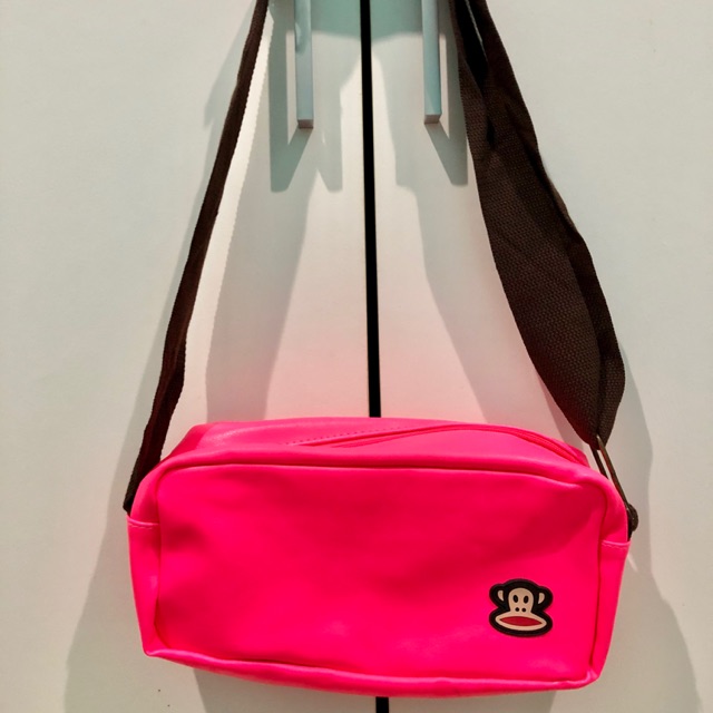 กระเป๋าคาดอก Paul Frank สีชมพูสะท้อนแสง