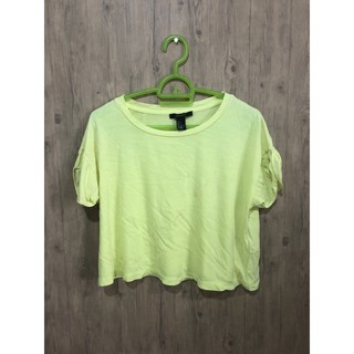 เสื้อยืดเอวลอย สีเขียว Forever 21 s.S ผ้านิ่ม สุดๆ 💚 อก 44 “ ยาว 18 “