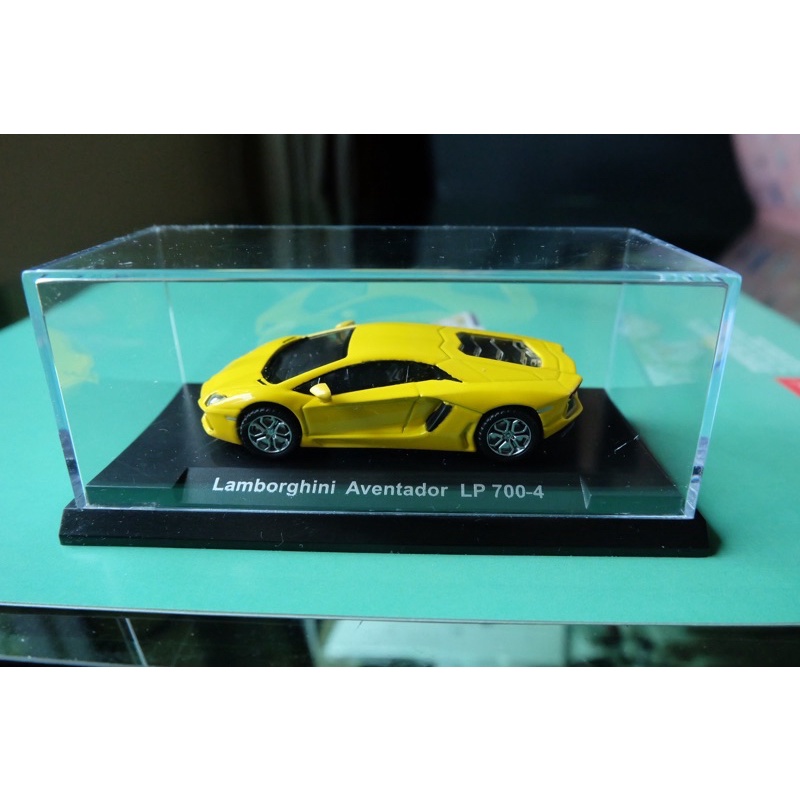 โมเดลรถ Lamborghini Aventador LP700-4 yellow ขนาด 1/64