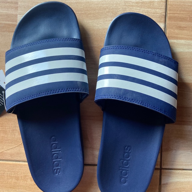 รองเท้าแตะ adidas adilette ขนาด 8 uk