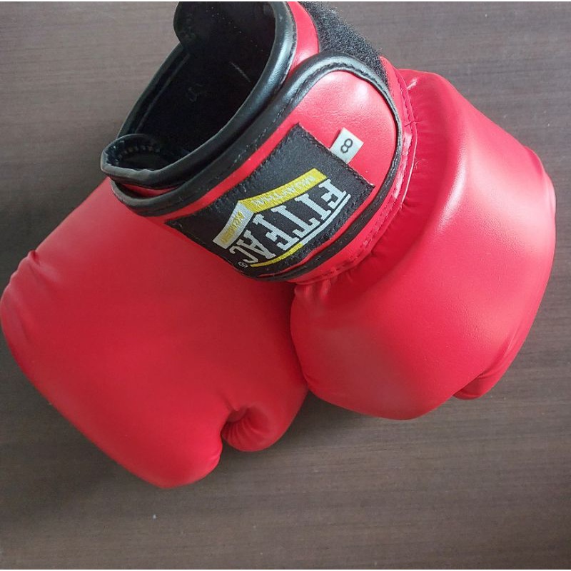 นวมมวยผู้หญิงมือสอง FITFAC MUAY THAI สีแดง ขนาด 8 ออนซ์ นวมต่อยมวย มวยไทย