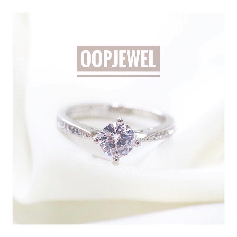 โค้ดBEHKH ลด60฿ แหวนเพชรสวิส cz Cubic Zirconia ring ชุทองคำขาว พร้อมกล่องแหวน แบรนด์ Oopjewel
