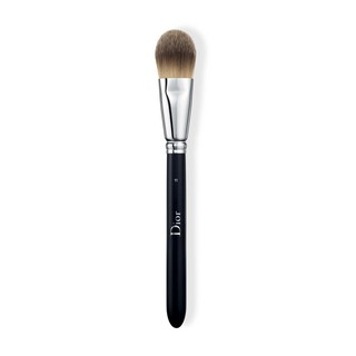 DIOR แปรงแต่งหน้า Dior Backstage Foundation Light Coverage Brush N°11 แปรงสำหรับใบหน้า แปรง อุปกรณ์แต่งหน้า เครื่องสำอาง