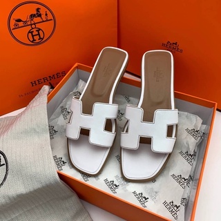 Hermes sandal สีขาว หนังเรียบ