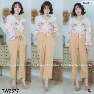 ชุดเซต 2ชิ้น  เสื้อคอบัวปกลูกไม้