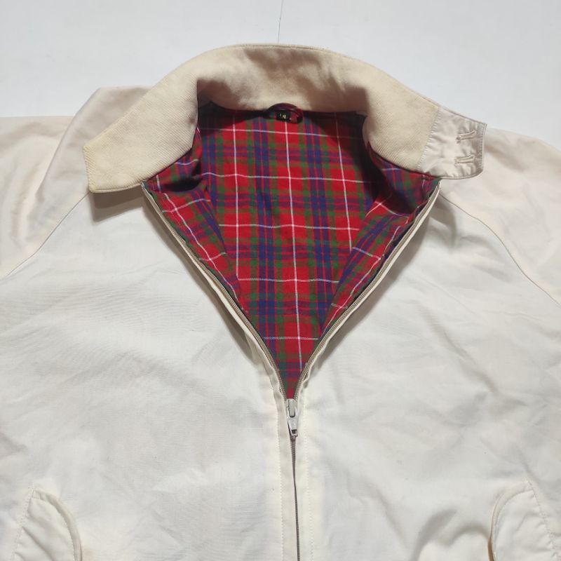 Harrington Classic Jacket สีเบจ ไม่ใช่ baracuta