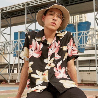 YMS-003 เสื้อเชิ้ตทรงฮาวายผู้ชาย Hawaii Floral สีดำ