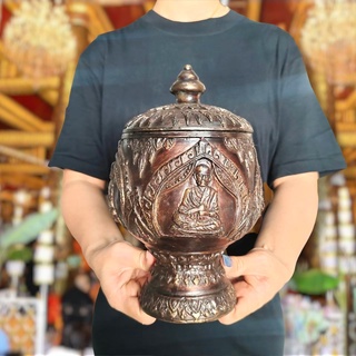 สมเด็จหลวงพ่อ พระเสริม วัดปทุมวนารามราชวรวิหาร (กว้าง8นิ้ว สูง12นิ้ว)เป็นพระพุทธรูปศิลปะแบบลาว หนึ่งในพระพุทธรูปสามพี่น้