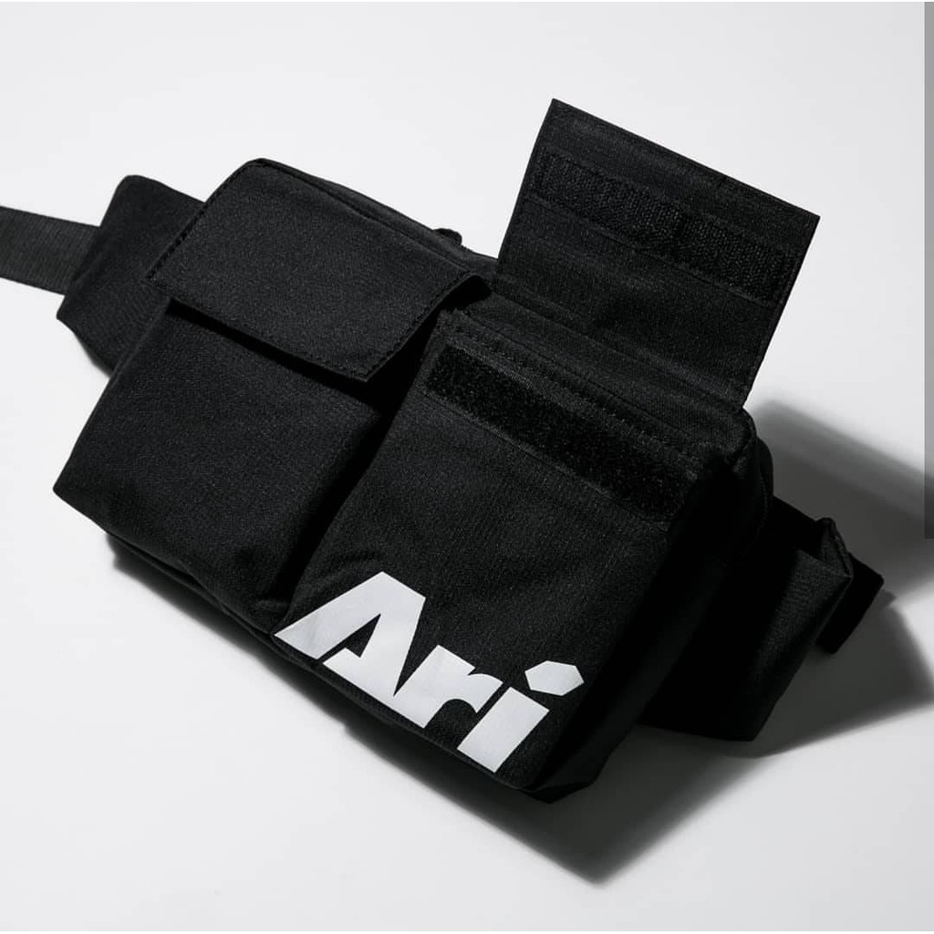 กระเป๋า ARI สะพายข้างARI WAIST BAG - OS - BLACK/WHITE