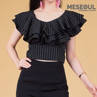 MESEOUL - เสื้อครอปคอวีแต่งระบายช่วงอกผูกหลัง