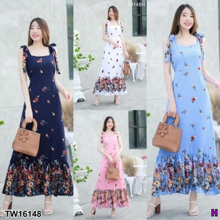 Maxi dress ผูกไหล่ลายดอกตัดต่อแต่งระบายผ้าเชิงที่ชายกระโปรง