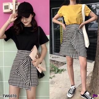 (6070) เซต 2 ชิ้น เสื้อยืดคอตตอนคอกลมแขนสั้นมาคู่กับกระโปรงทรงป้ายหน้า