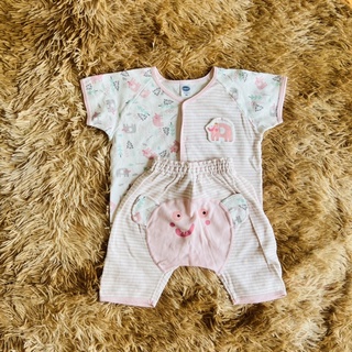 ชุดนอนแขนสั้นขาสั้นช้างสีชมพู enfant ไซส์ 90 มือสองไม่มีตำหนิ