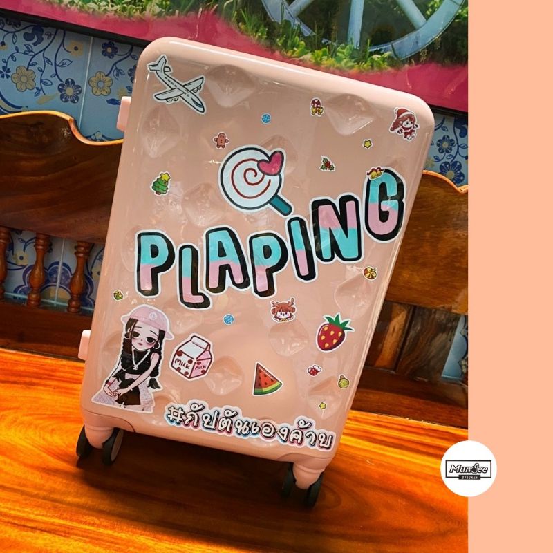 ตัวละ 10 ฿ สติ๊กเกอร์ตัวอักษร ชื่อ   ติดกระเป๋าเดินทาง