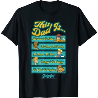 เสื้อยืดสีขาวScooby-doo Fathers Day Group Shot This Dad Is ... เสื้อยืดแขนสั้นลําลอง ผ้าฝ้าย แฟชั่นสําหรับผู้ชายS-4XL